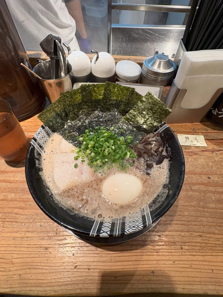 博多豚骨ラーメン